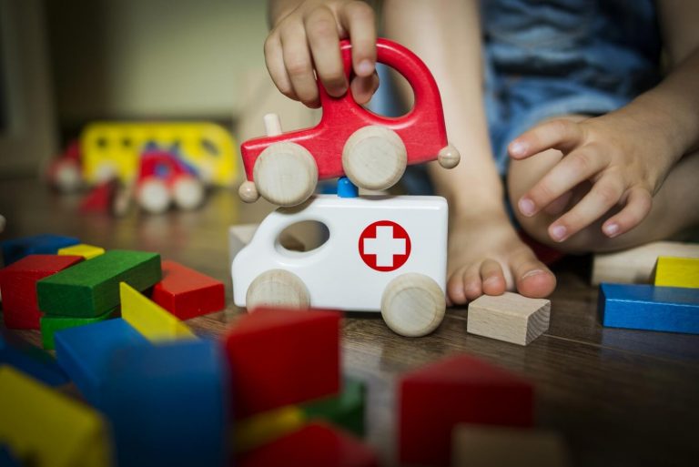 Zabawki z drewna Lobito