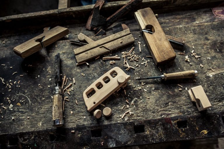 Zabawki z drewna Lobito