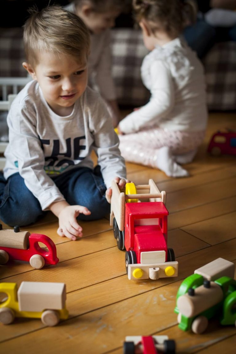 Zabawki z drewna Lobito